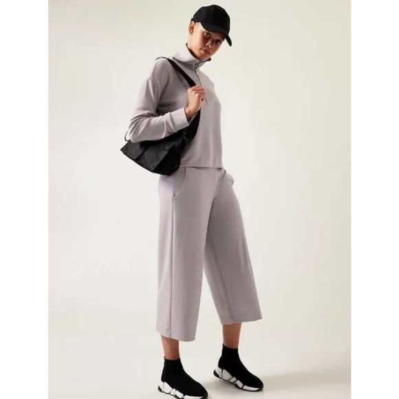 Athleta Pants - ATHLETA Pants Womens Small Light Gray Seasoft Wide Crop Tinsel Athletic Workout